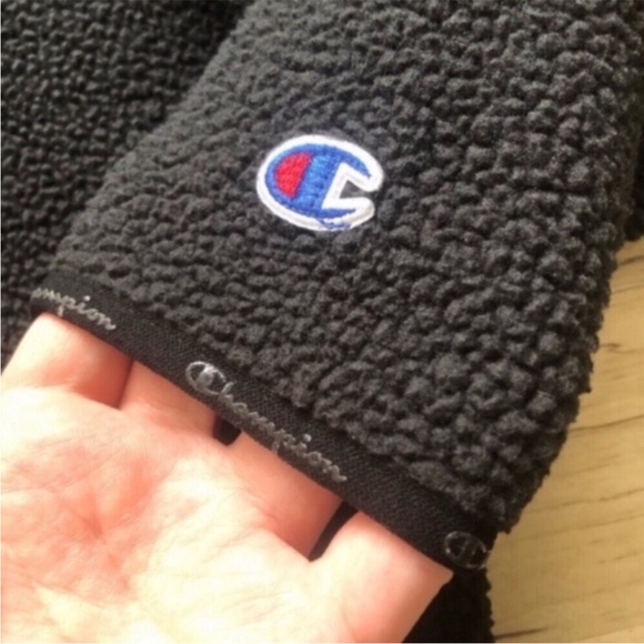 Champion Sherpa Black Hoodie Sweater Casual - Picture 2 of 6